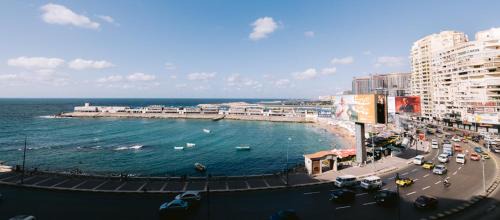 Ar-Raml 1 Apartment | Al Corniche Residence Sea View