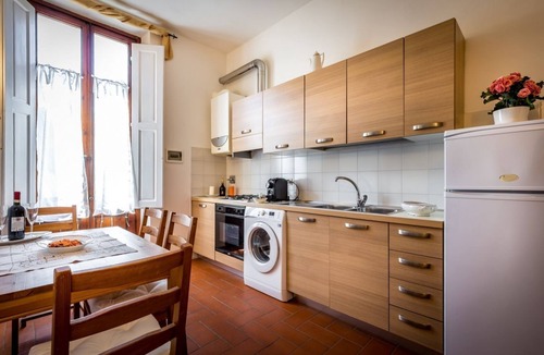 Isolotto Apartment | An ideal apartment for a couple by Mmega