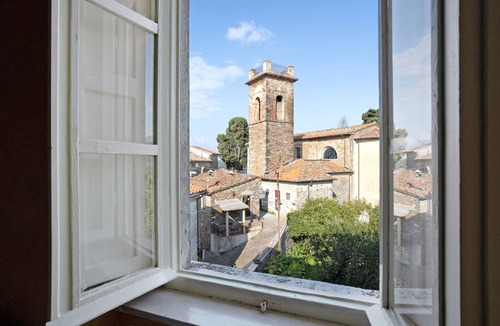Massarosa Apartment | Apartment 'Appartamento Vescovo' with Shared Pool and Shared Garden