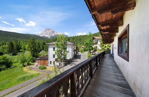 San Vito di Cadore Apartment | Apartment 'Appartamento Serdes Big C2' with Mountain View and Balcony
