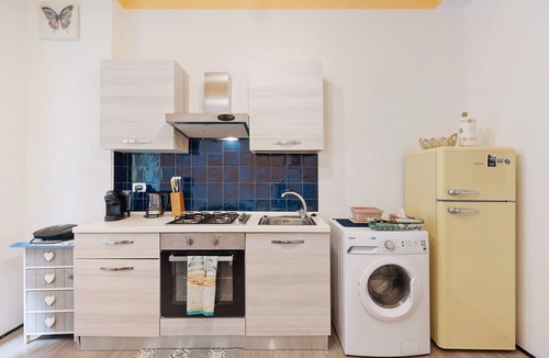 Monterosso al Mare Apartment | Apartment 'Casa Sole A Monterosso' with Balcony, Wi-Fi and Air Conditioning