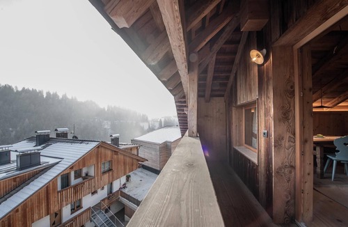 Mareo Apartment | Apartment 'Ciasa Somuer - Sotletet' with Mountain View, Balcony and Wi-Fi