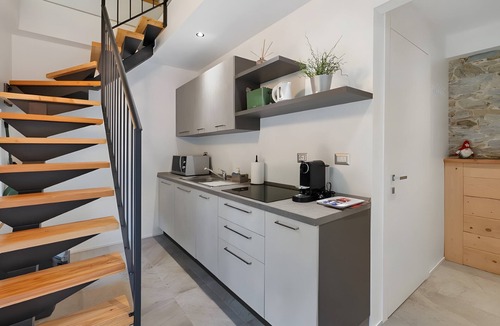 Bernezzo Apartment | Apartment 'Cules' with Mountain View, Wi-Fi and Air Conditioning