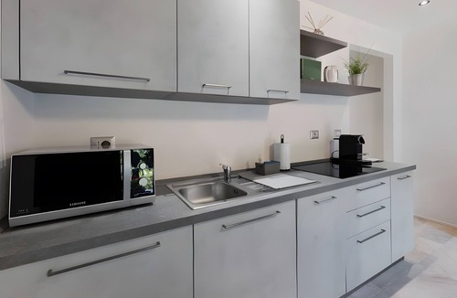 Bernezzo Apartment | Apartment 'Cules' with Mountain View, Wi-Fi and Air Conditioning