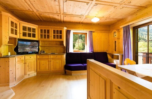 Racines Apartment | Apartment 'Daniel 1 Stock' with Mountain View, Balcony and Wi-Fi