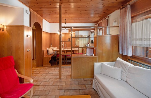 Rocca Pietore Apartment | Apartment 'Dolomiti' with Mountain View, Balcony and Wi-Fi