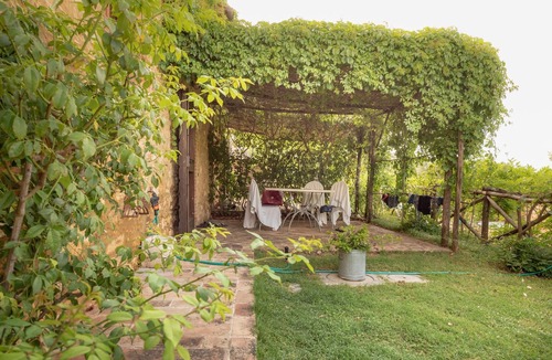 Simignano Cottage | Apartment in Chianti with pool ID 453