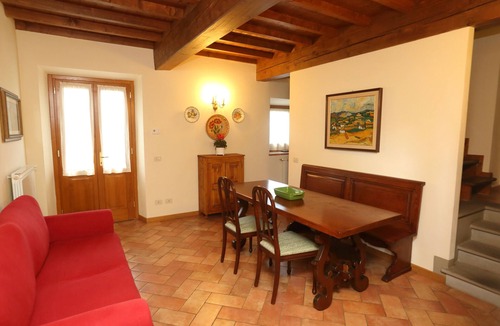 Serravalle Pistoiese House | Apartment 2 rooms - 1 bathroom - sleeps 5 - wifi - pool