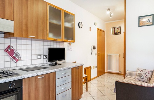 Cavedago Apartment | Apartment 'L'Edera 2' with Mountain View, Shared Garden and Wi-Fi