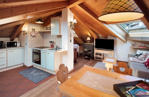 Daiano Apartment | Apartment 'La Rocca' with Mountain View and Wi-Fi