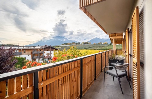 Naz Sciaves Apartment | Apartment 'Linderhof Panorama Balkon' with Mountain View, Shared Pool and Wi-Fi