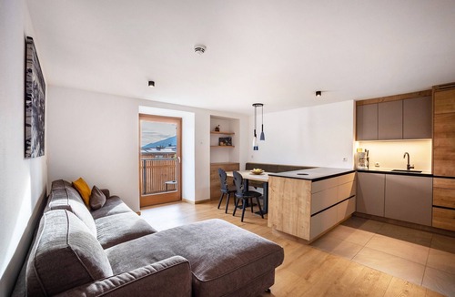Naz Sciaves Apartment | Apartment 'Linderhof Panorama Balkon' with Mountain View, Shared Pool and Wi-Fi