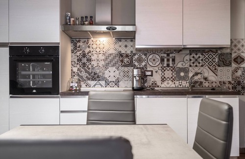 Pitigliano Apartment | Apartment 'Mimosa' with Shared Garden and Air Conditioning