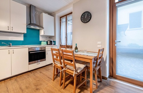 Morgnaga Apartment | Apartment 'Morgnaga Lovely Flat' with Wi-Fi and Air Conditioning