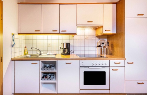 Silandro Apartment | Apartment 'Residence Schnatzhof Typ E' with Mountain View, Shared Pool and Wi-Fi