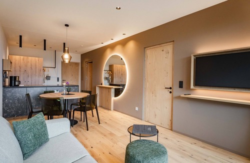 Berg/Monte Apartment | Apartment 'Valentinerhof Apt Terra' with Mountain View, Shared Pool and Wi-Fi