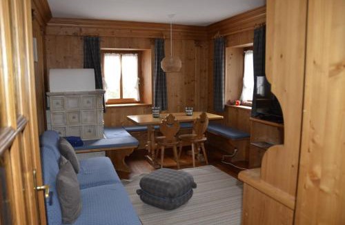 Cortina d'Ampezzo Apartment | Apartment with three bedrooms and garden in Chiave