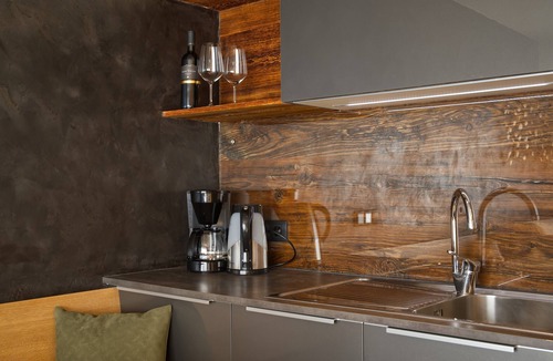 Rifiano Apartment | Apartment "Wohnung1" with Mountain View, Shared Pool & Wi-Fi