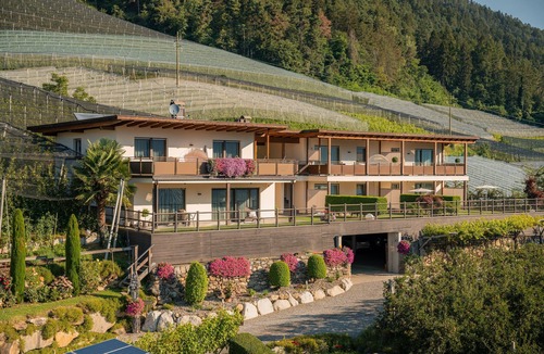 Rifiano Apartment | Apartment "Wohnung1" with Mountain View, Shared Pool & Wi-Fi