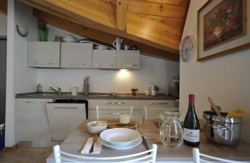 Ponte Arche Apartment | APPARTAMENTO MONTE - VALANDRO-