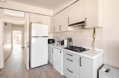 Cumhuriyet Apartment | B. POLAT