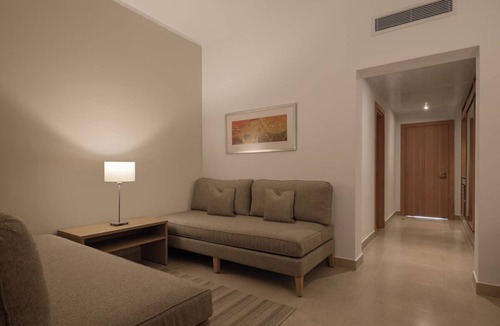 Hurghada Hotel | Beachfront Resort with Swim-Up Rooms, Aqua Park, Spa, Dining & Activities