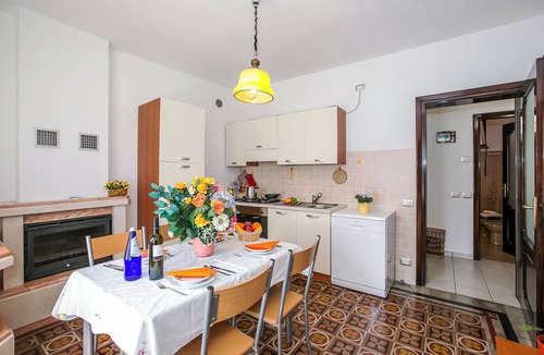 Colonno Apartment | Bella Lake View