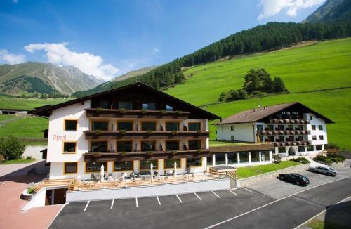 Madonna di Senales Hotel | Berghotel Tyrol