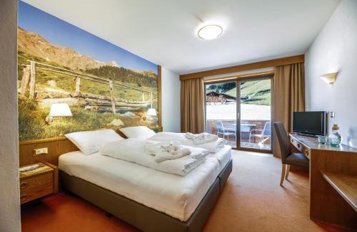 Madonna di Senales Hotel | Berghotel Tyrol