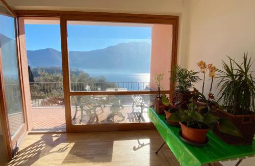 Sala Comacina Apartment | Big Apartment With Lake View and Two Bedrooms