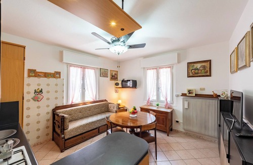 Riva del Garda Apartment | Casa De Nardis Sunny House with Balcony, Riva del Garda, Italy