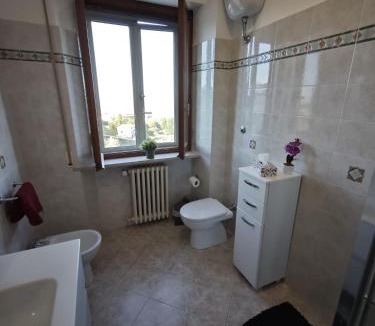 Montecarotto Apartment | CASA DORIS Montecarotto, Le Marche - Top Lage, Glasfaser WIFI, neu renoviert