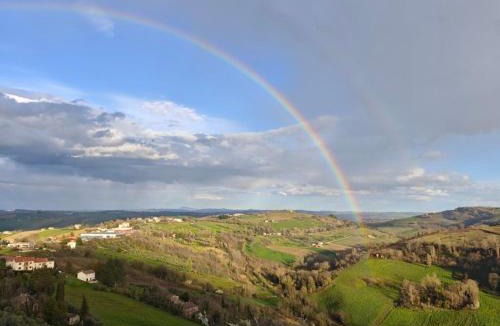 Montecarotto Apartment | CASA DORIS Montecarotto, Le Marche - Top Lage, Glasfaser WIFI, neu renoviert