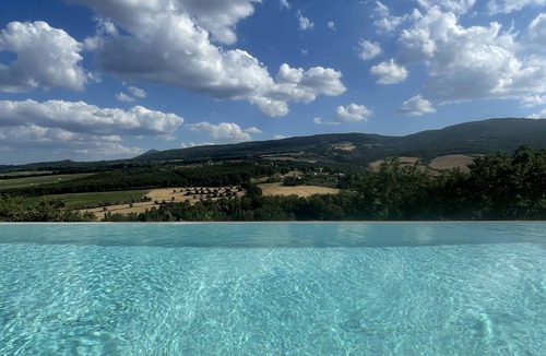 Chianciano Terme House | Casa M Vineyard View Room