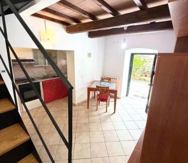 Carrara Apartment | Casa vacanze a 5 minuti da mare e Alpi apuane