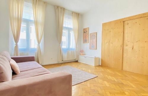 Rudolfsheim-Funfhaus Apartment | Central Spacious 2Br Apt, 7- Min to Westbahnhof