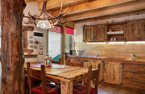 Monno Ski Chalet | Chalet 'dei Cervi' with Mountain View, Private Garden and Balcony