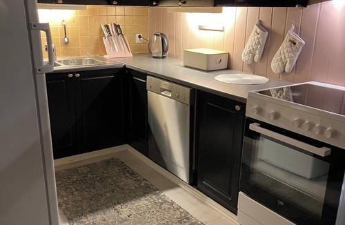 Kvaløysletta Apartment | Charming 2-bedroom apartment in terrific Tromso with WiFi, close to the Airport.