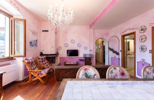 Cadenabbia Apartment | Charming Azalea apartments by Halldis