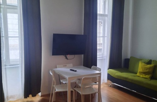 Landstrasse Apartment | Comfortable 2BR Apt. Central and Well Connected