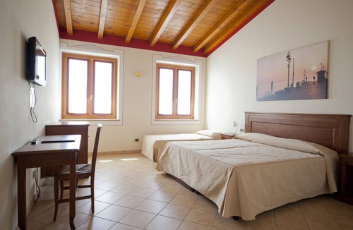 Colà Di Lazise Hotel | Corte Pontigliardo