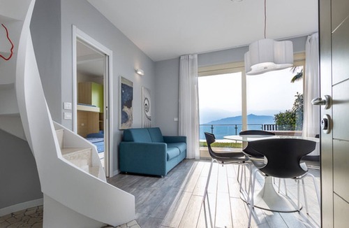 Parzanica Apartment | 'Delfi' mit Pool by Interhome