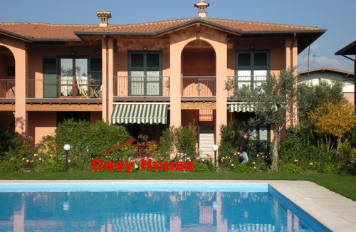 Puegnago del Garda Apartment | DESY HOUSE