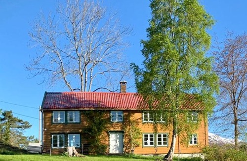 Molde House | Draget gård, idyllisk småbruk ved sjøen