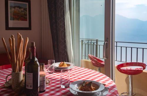 Parzanica Apartment | EnjoyIseoLake - Dante with spacious balcony and Lake view