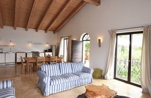 Gardola Apartment | Exclusive apartment with stunning lake view and sun terrace