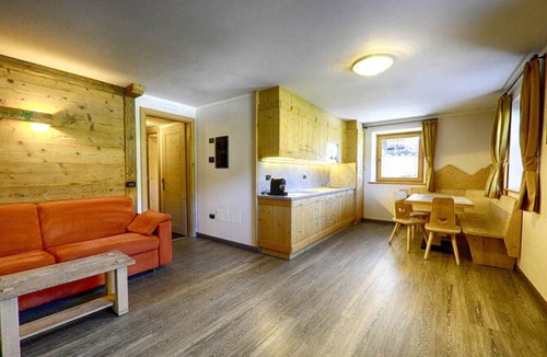 Valtellina Apartment | Flat Salient - Baita Cusini with mountain view, spa area and Wi-Fi