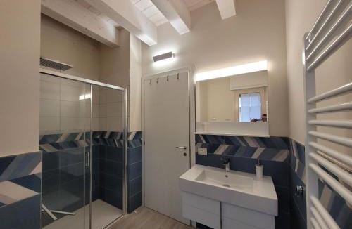 Garda Apartment | Garda view - Nuovo appartamento con solarium vista lago