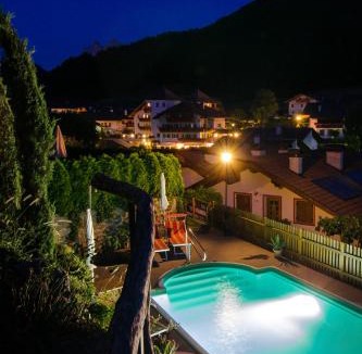 Gudon House | Garni Pramstrahler