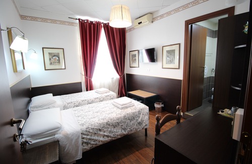 Esquilino Hotel | Gold House